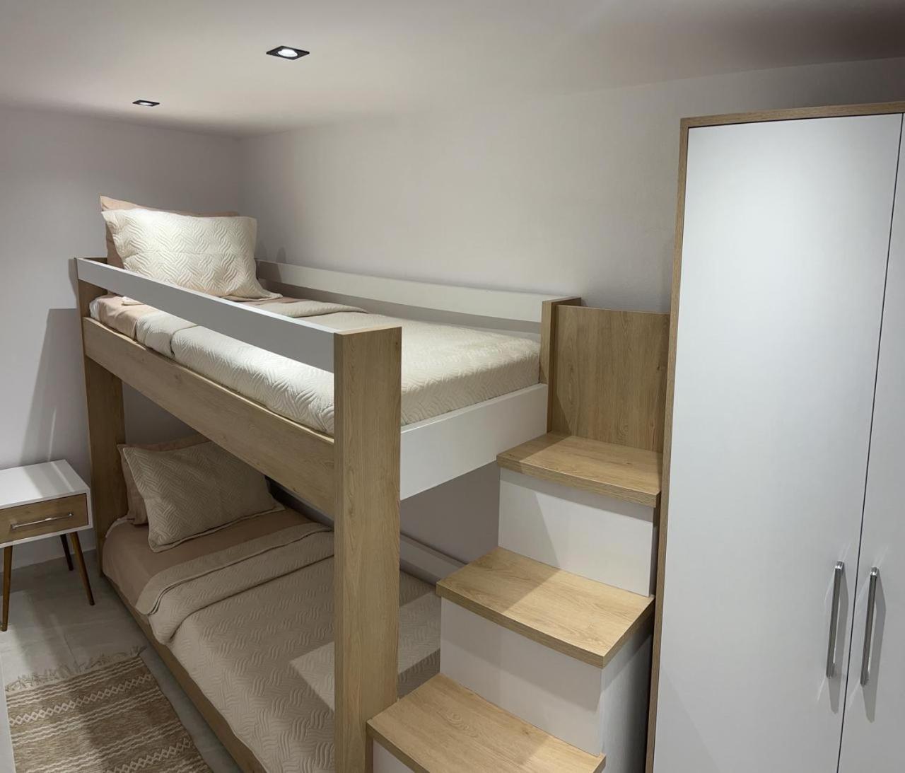 Aloha House Hotel Shkoder Bagian luar foto