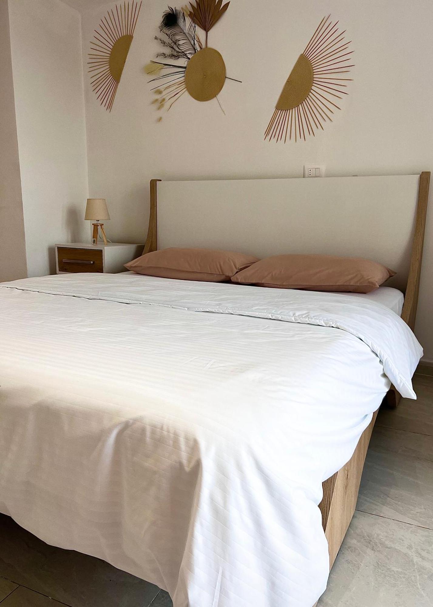 Aloha House Hotel Shkoder Bagian luar foto